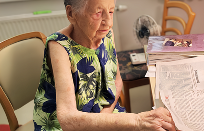 Die heute 95-Jährige wuchs in einer Hütte ohne Licht und Wasser auf.