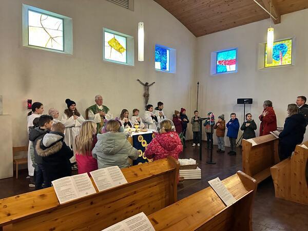 Den Beginn ihrer Erstkommunionvorbereitung feiern